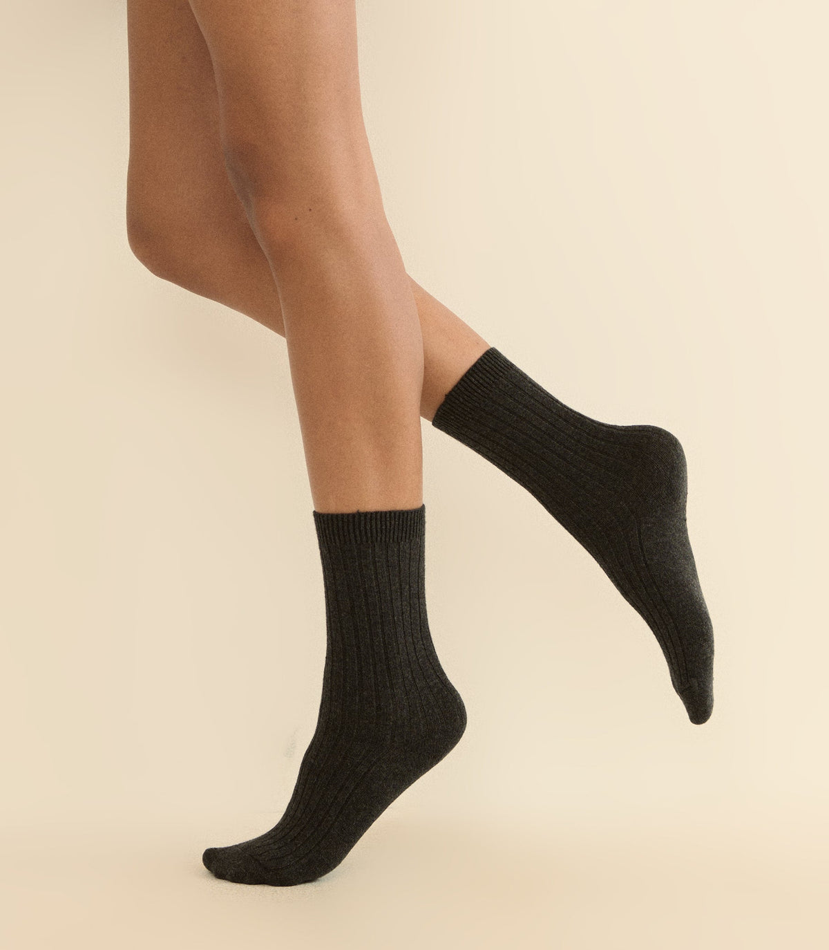 COLLÉGIEN MERINO CASHMERE CHAMOIS CREW SOCKS -- SMOKY